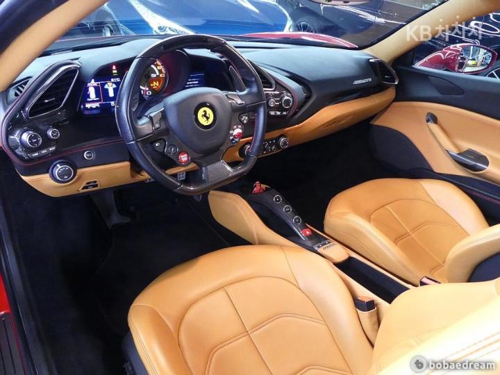 Ferrari 488 GTB 3.9 V8 5