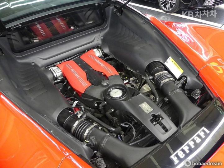 Ferrari 488 GTB 3.9 V8 6