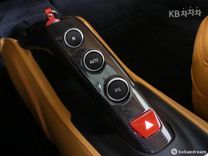 Ferrari 488 GTB 3.9 V8 8