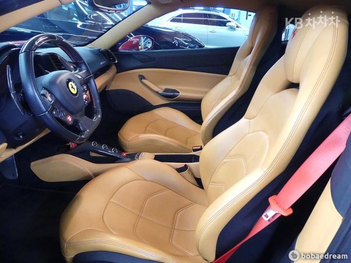 Ferrari 488 GTB 3.9 V8 9