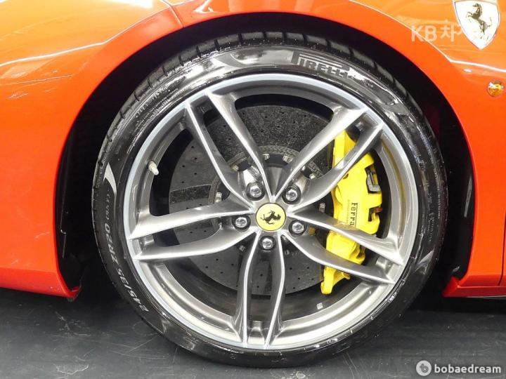 Ferrari 488 GTB 3.9 V8 10