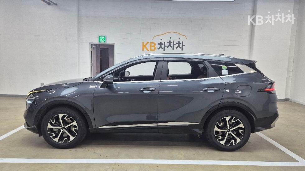 2022 - kia sportage