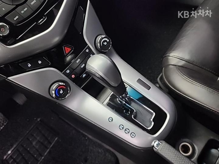 Chevrolet Cruze 1.8 LTZ+ Base Type 9