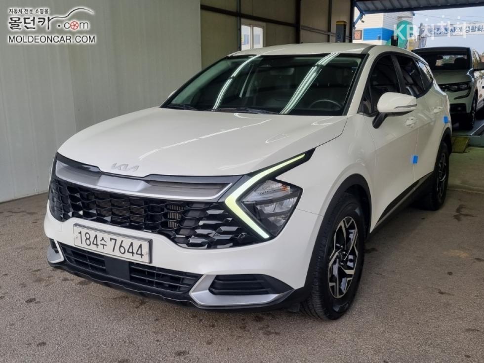 2022 - kia sportage