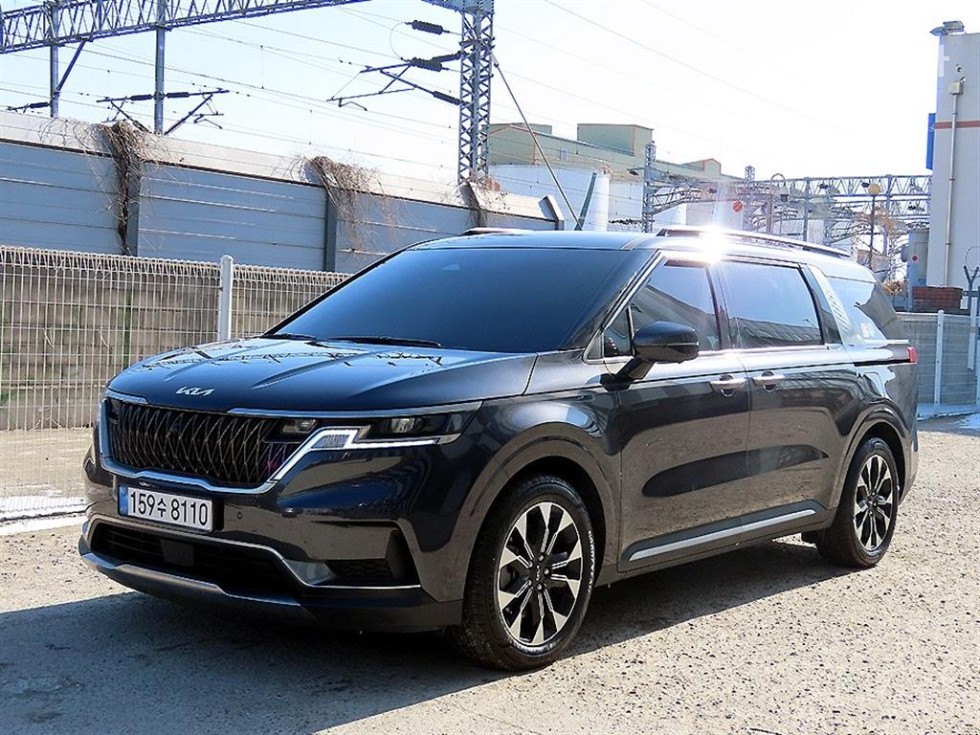 2023 - kia carnival