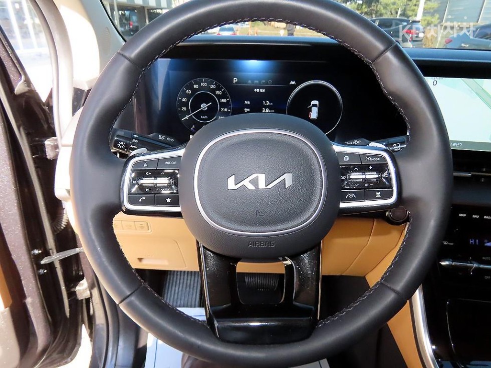 2023 - kia carnival