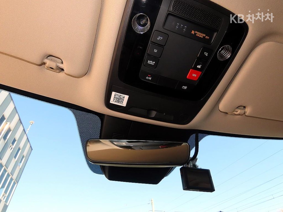 2023 - kia carnival