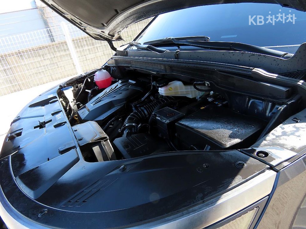 2023 - kia carnival