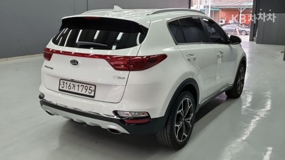 2020 - kia sportage