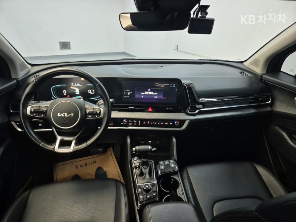 2023 - kia sportage