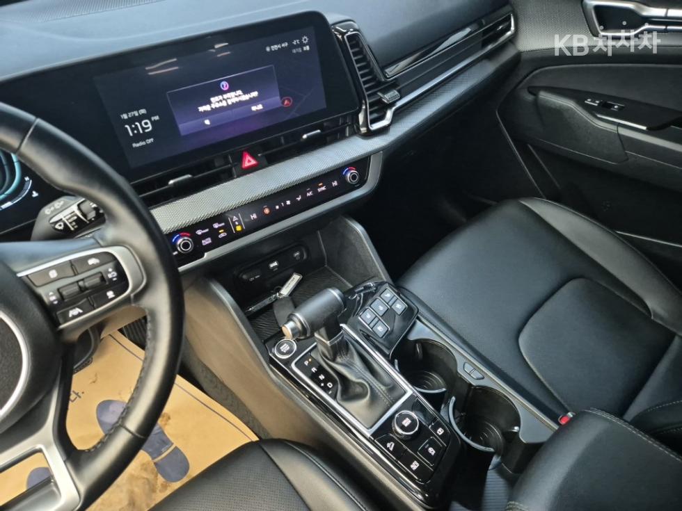 2023 - kia sportage