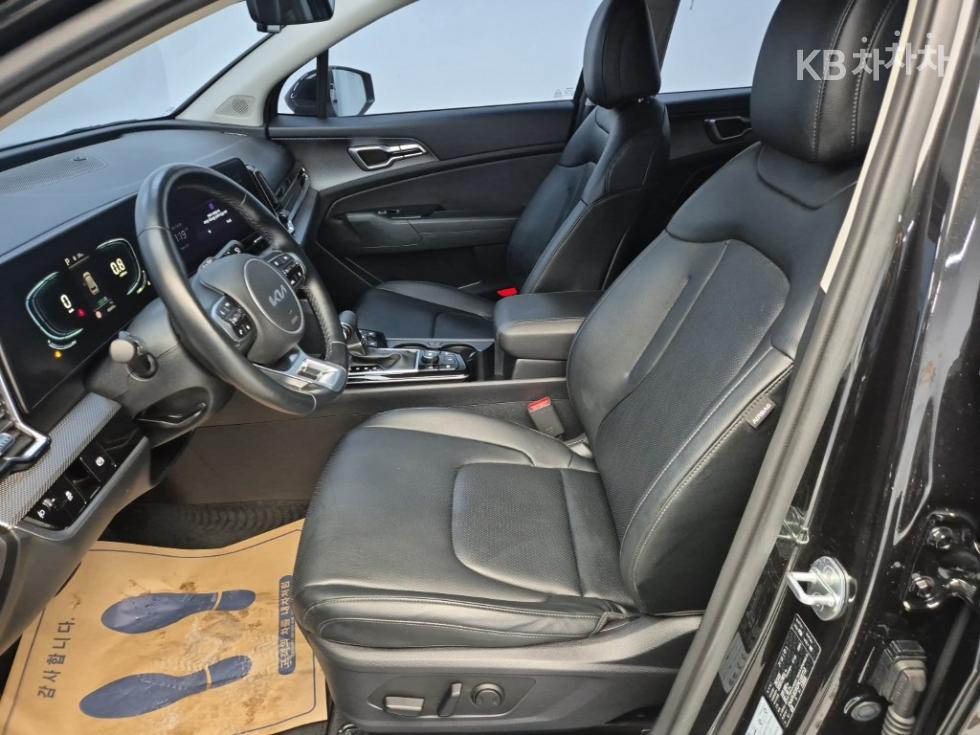 2023 - kia sportage