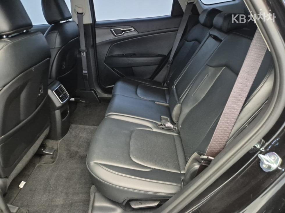 2023 - kia sportage