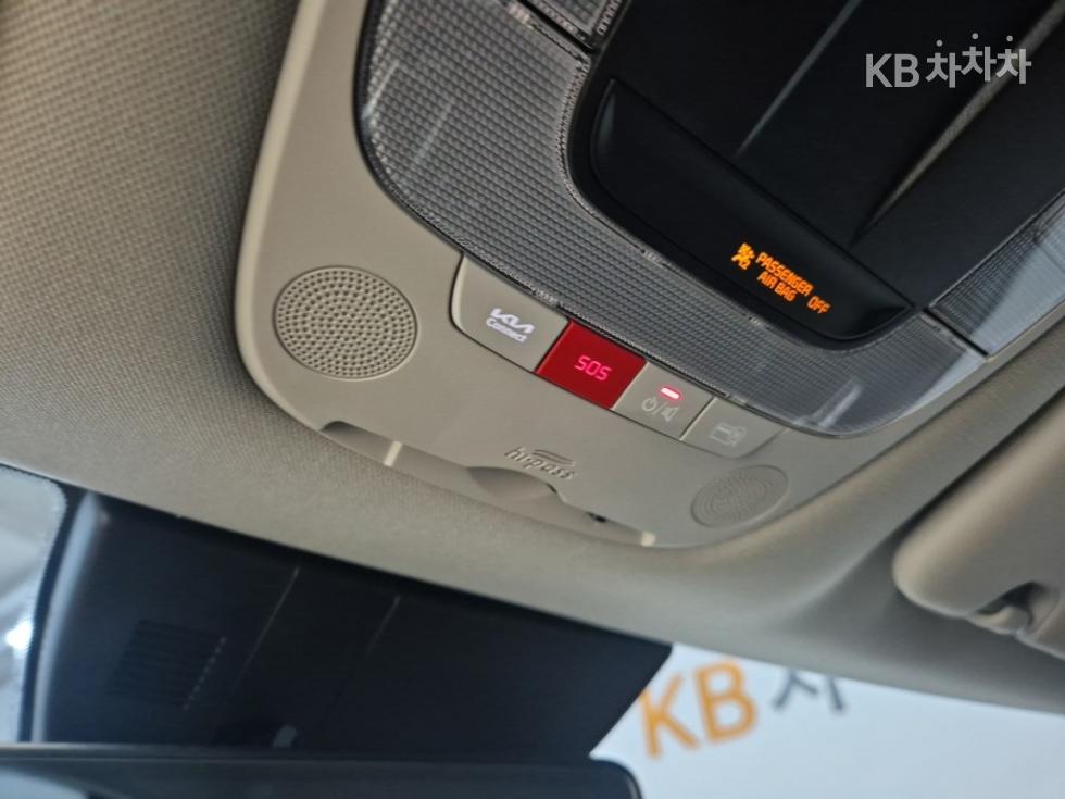 2023 - kia sportage