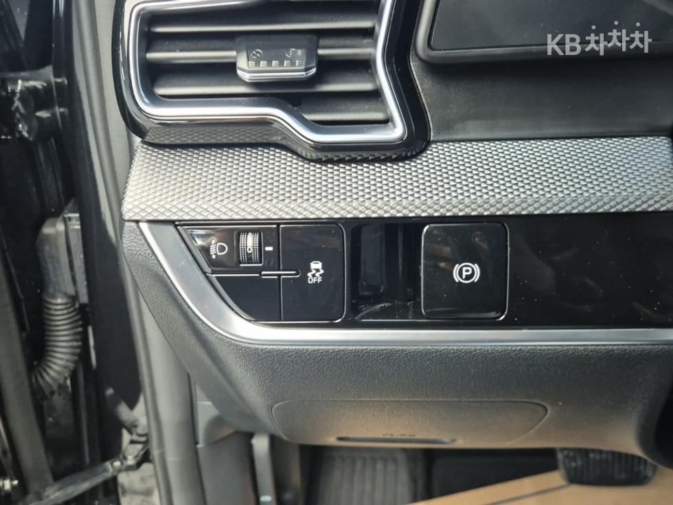 2023 - kia sportage