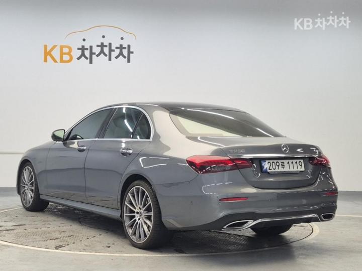 Mercedes-Benz E-Class W213 E350 4MATIC AMG Line 3