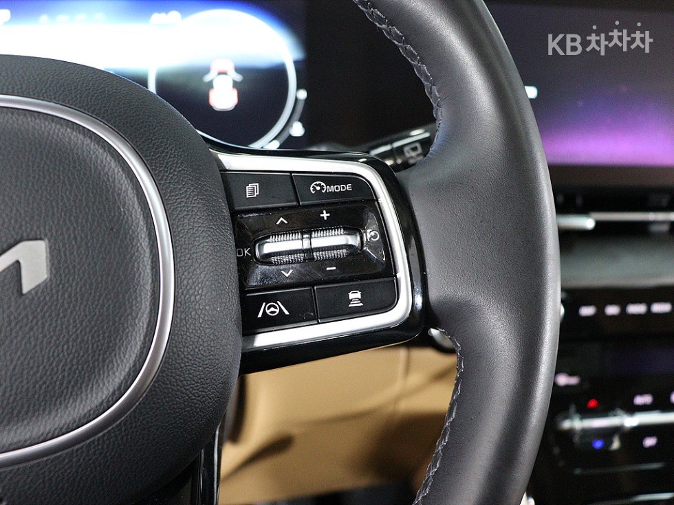 2023 - kia carnival