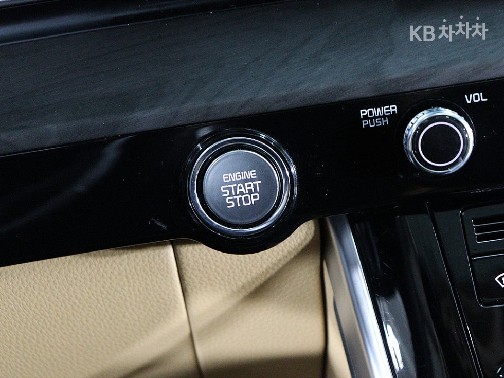 2023 - kia carnival