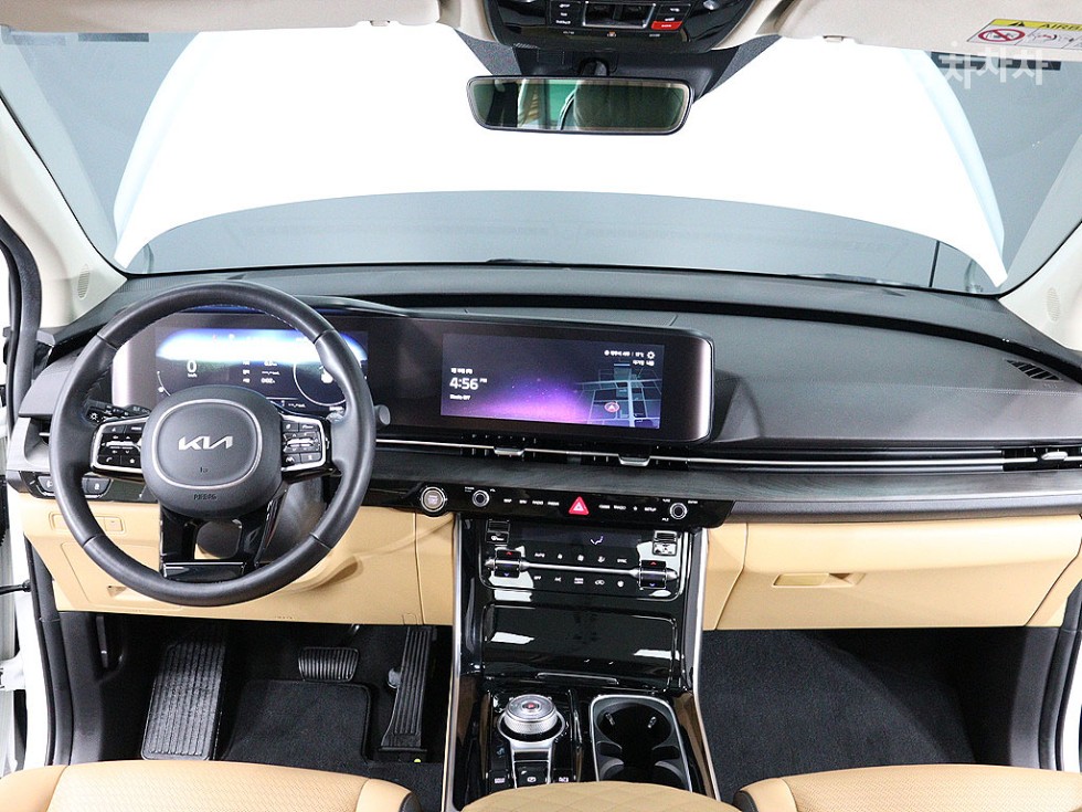 2023 - kia carnival