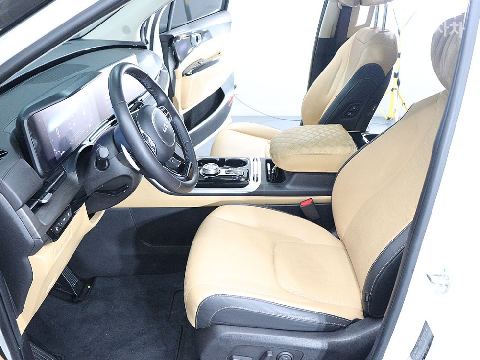 2023 - kia carnival