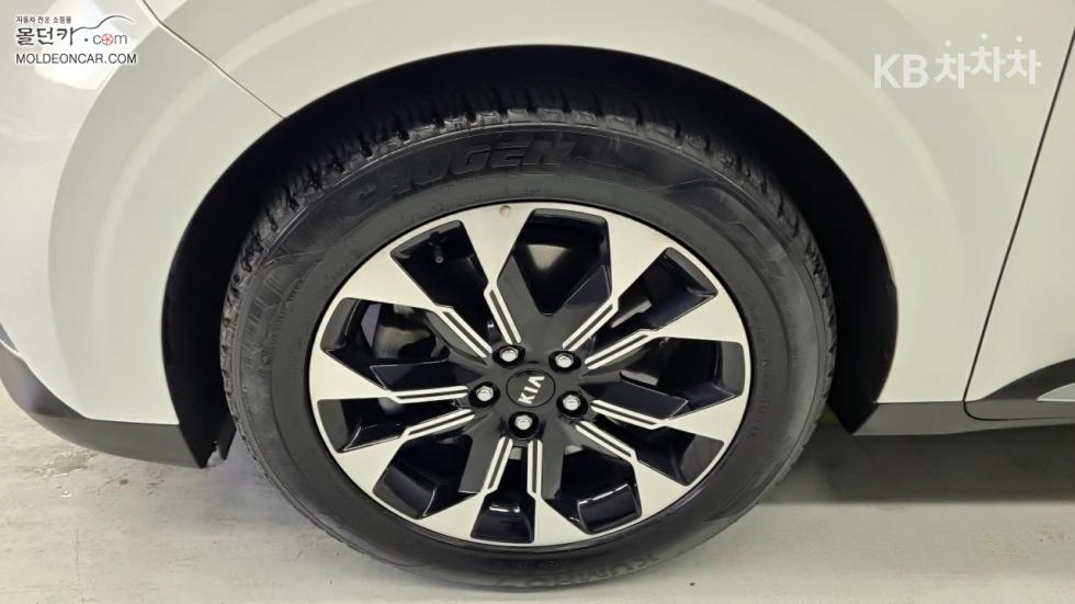 2021 - kia carnival