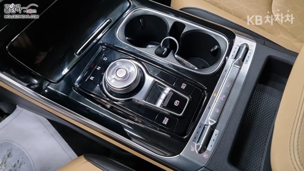 2021 - kia carnival