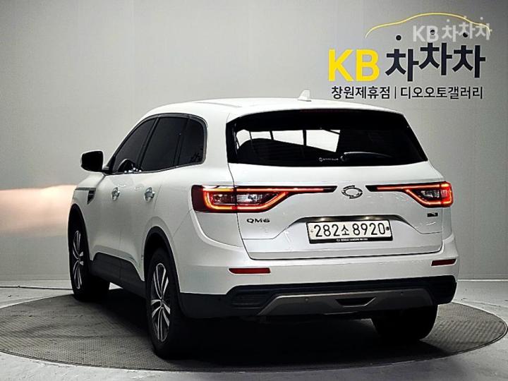 Renault QM6 2.0 LPe 2WD LE 7