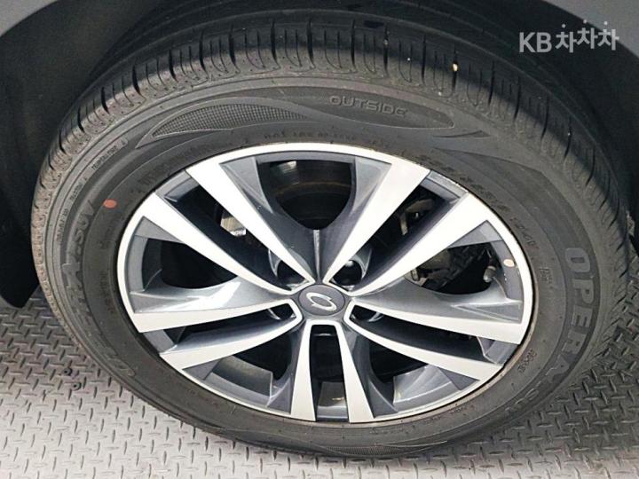 Renault QM6 2.0 LPe 2WD LE 9