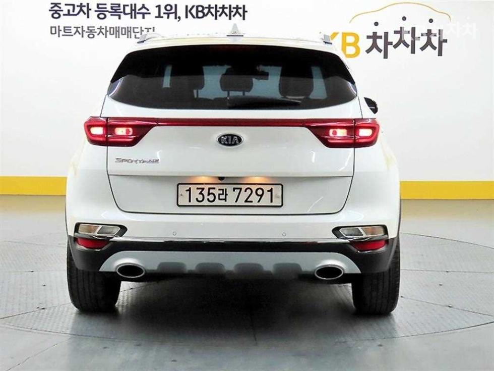 2021 - kia sportage
