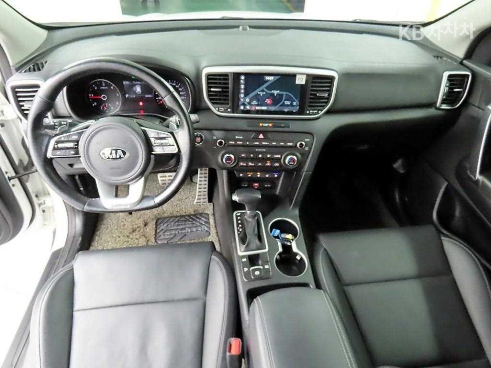2021 - kia sportage