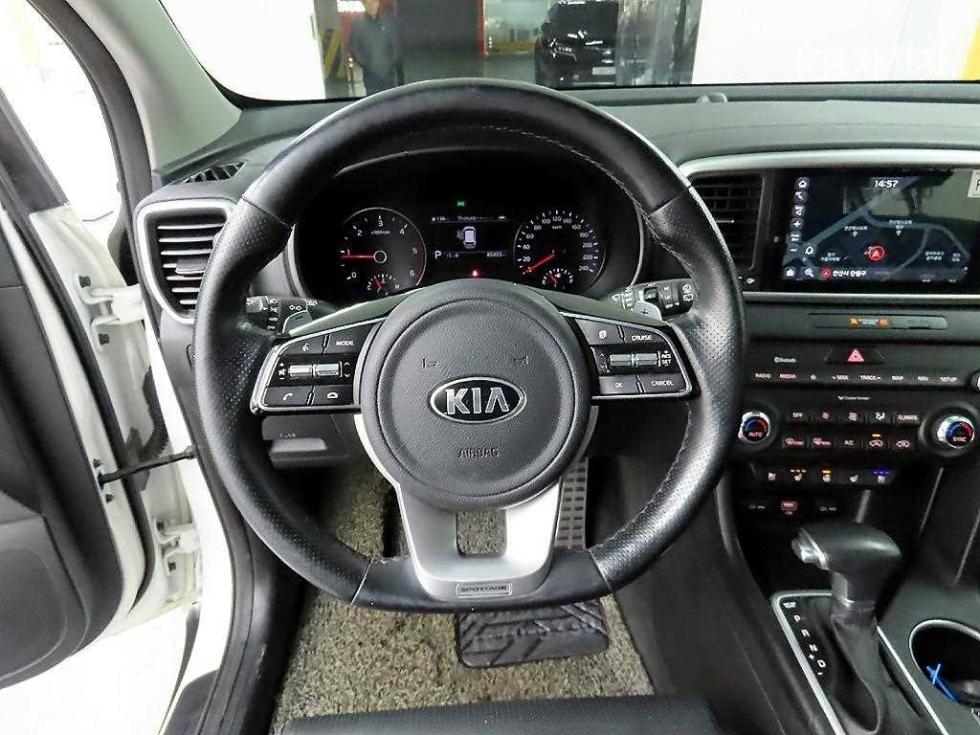 2021 - kia sportage