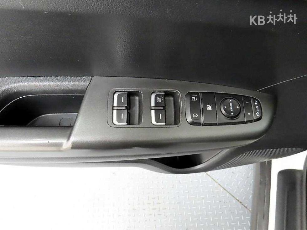 2021 - kia sportage