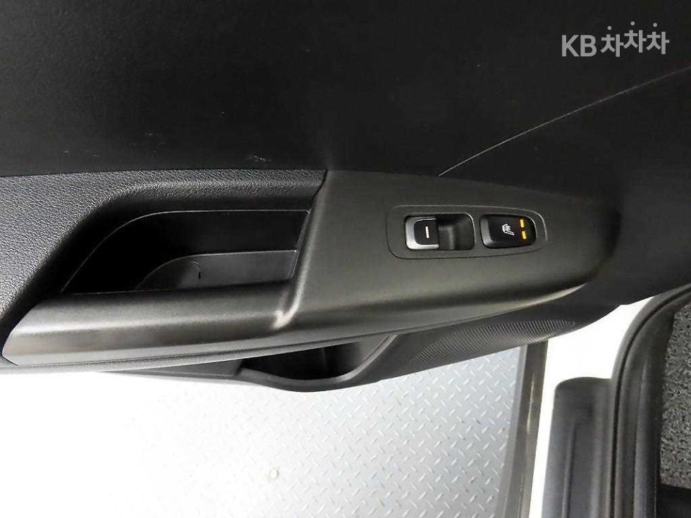 2021 - kia sportage