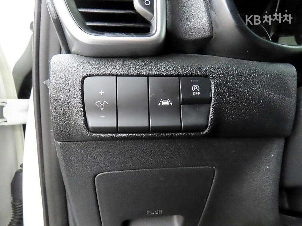 2021 - kia sportage