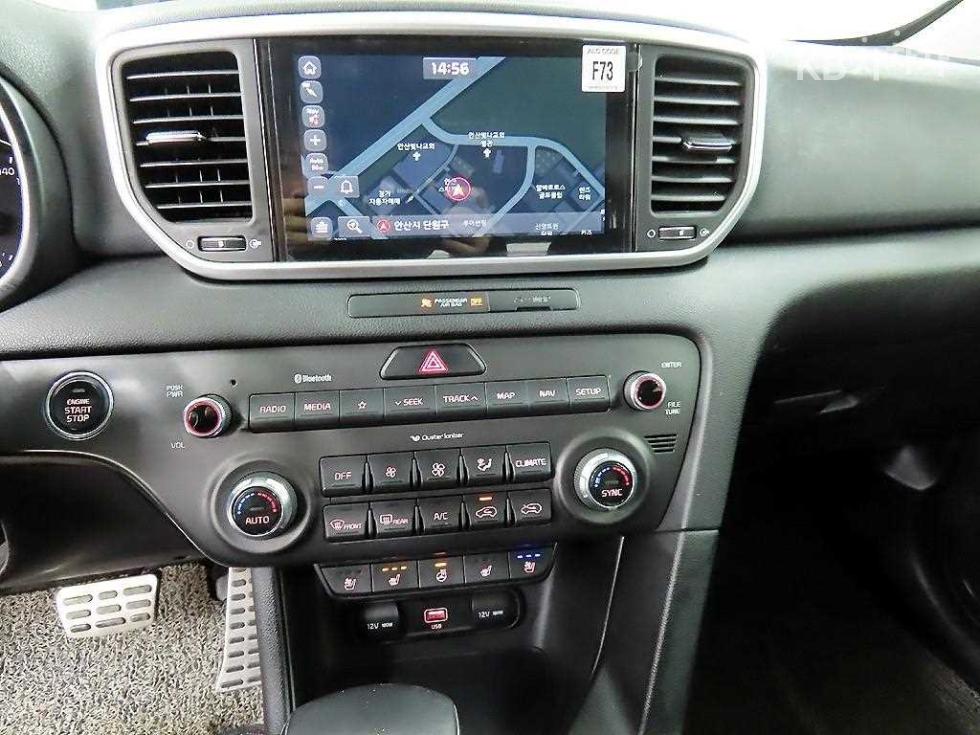 2021 - kia sportage