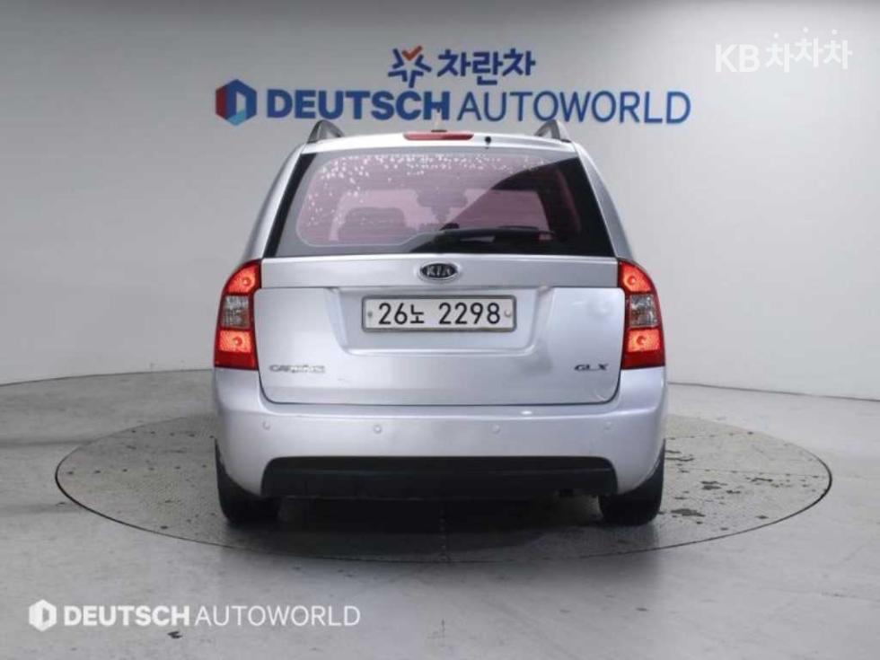 Kia Carens — miniaturë 4