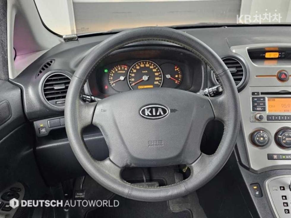 Kia Carens — miniaturë 13