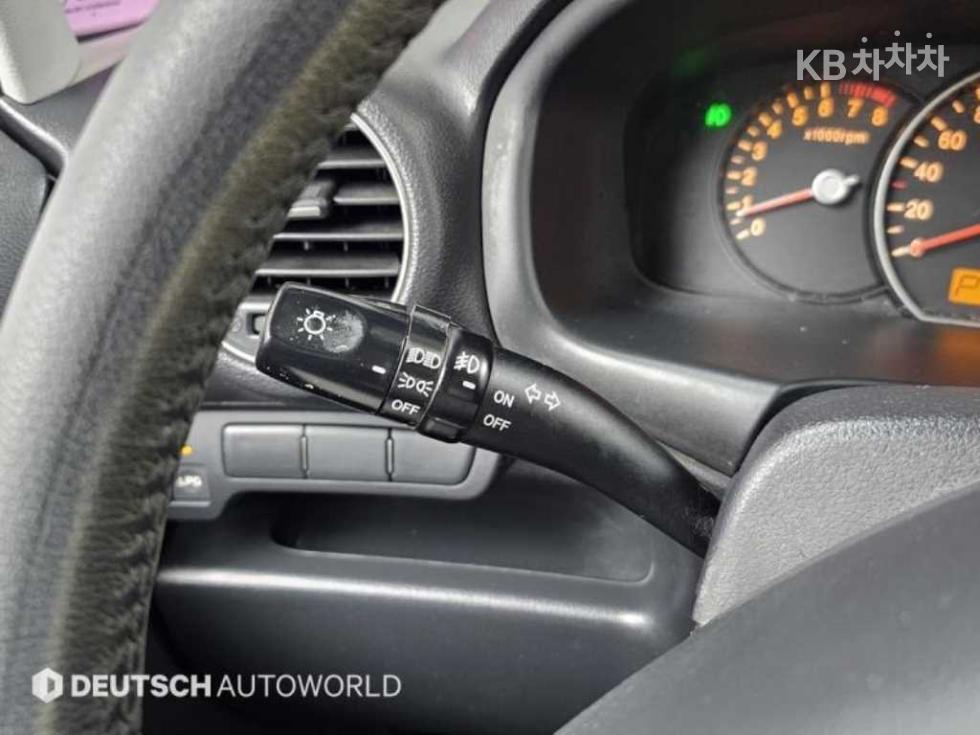 Kia Carens — miniaturë 16