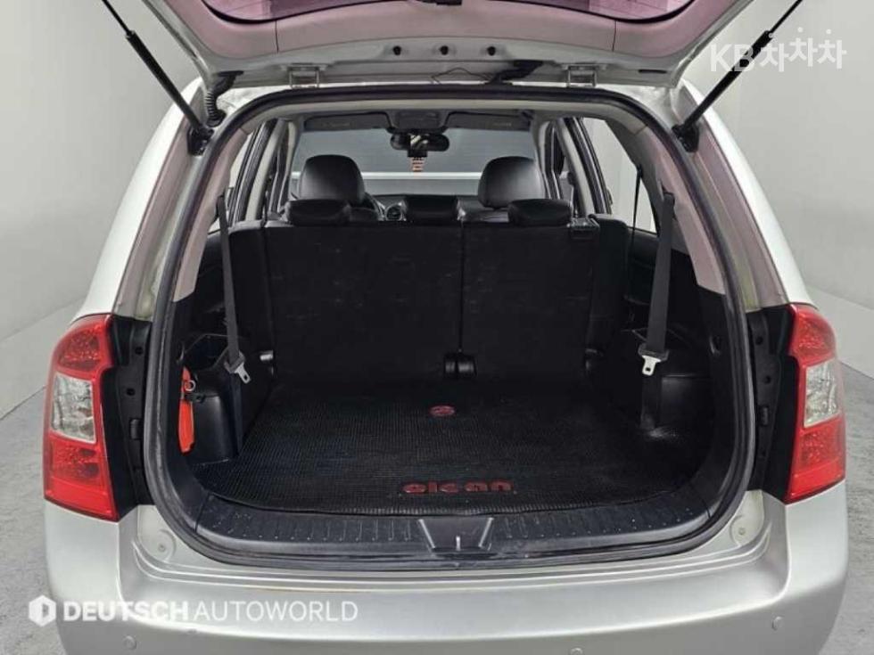 Kia Carens — miniaturë 20