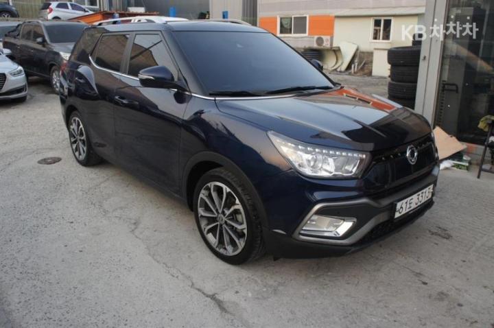 KG Mobility (Ssangyong) Tivoli Air Gasoline 2WD IX 4