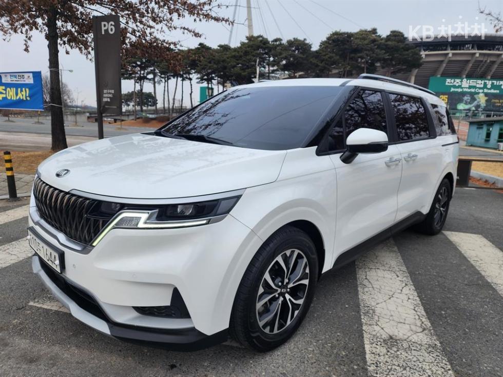2021 - kia carnival