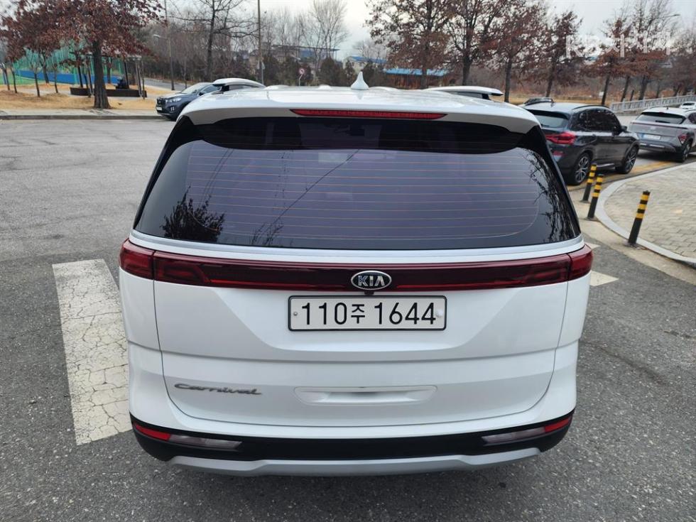 2021 - kia carnival