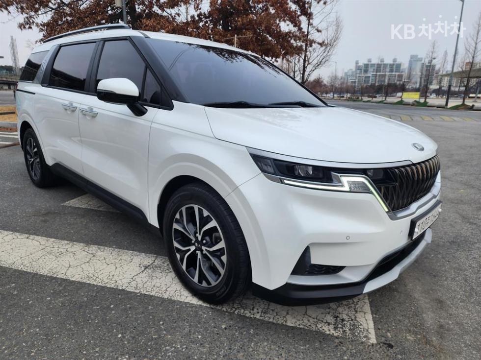 2021 - kia carnival