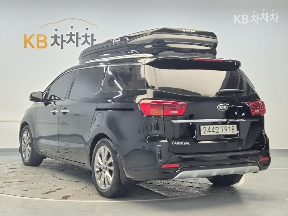 2020 - kia carnival