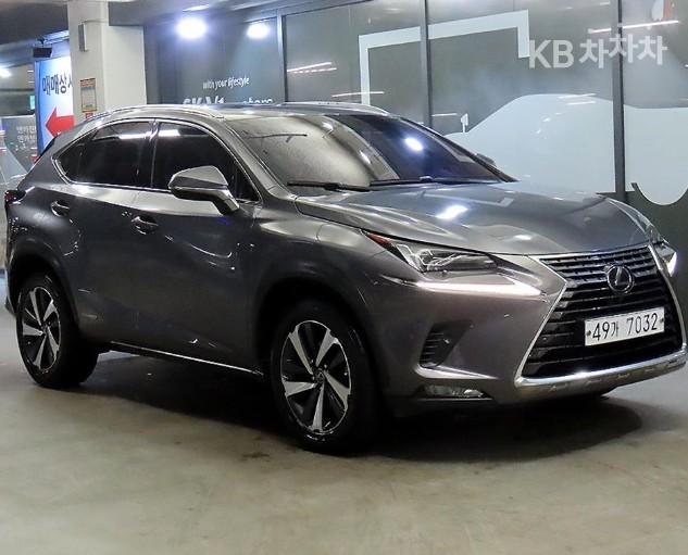 Lexus NX 300h Supreme 2
