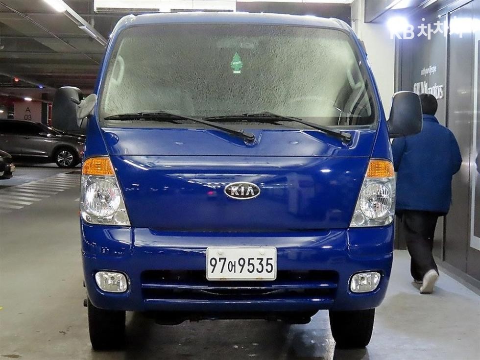 2011 - kia bongo iii