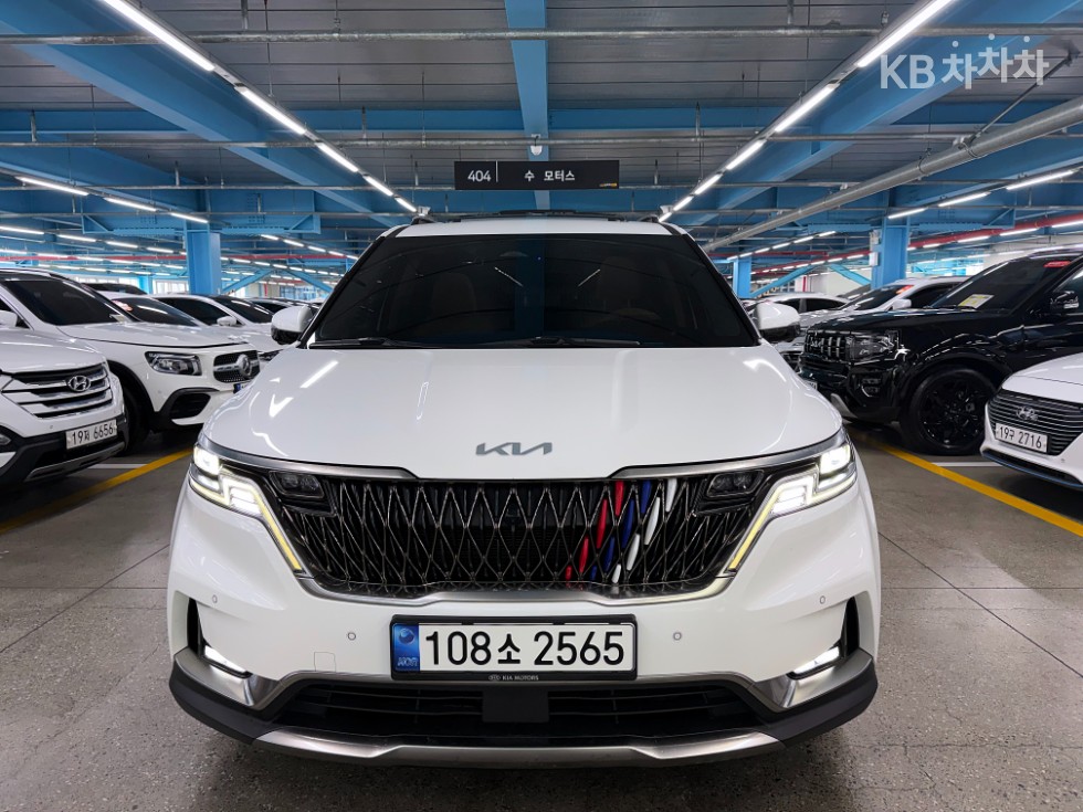 Kia 카니발 4세대 D2.2 9인승 시그니처 - фото 1