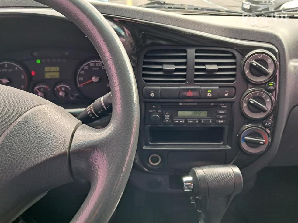 2011 - kia bongo iii