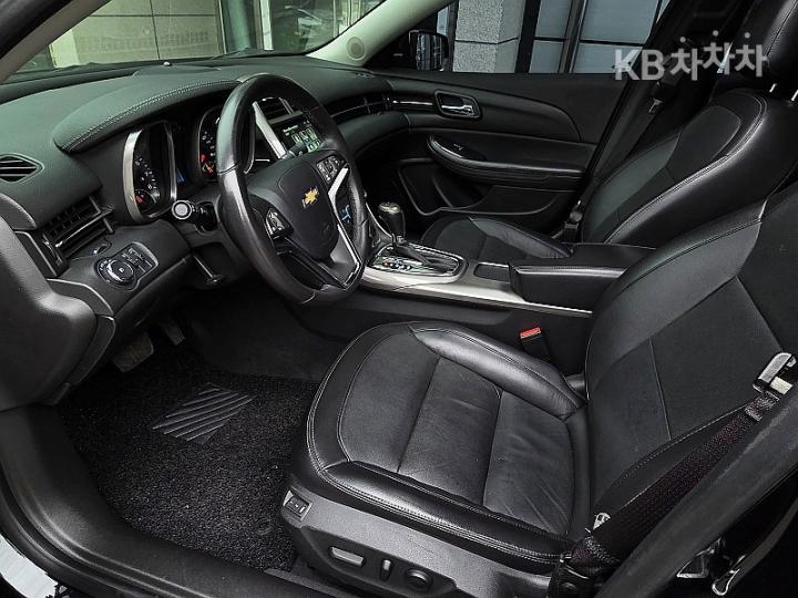 Chevrolet Malibu 2.0 LTZ Deluxe Pack Black Wheel 10