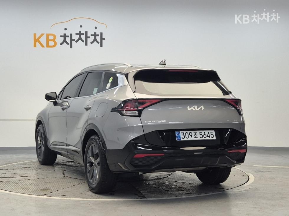 2023 - kia sportage